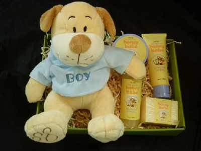 Snuggles Boy - Snuggles Dog Soft Toy, All Honey Babe Prouducts with Manuka Honey, 95g Soap, 100g Barrier Cream, 100g Shampoo Wash, 80ml Moisture Cream